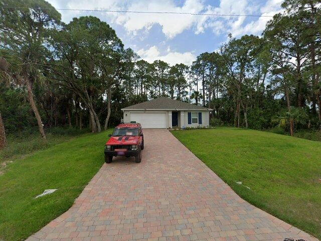 House image located at Labelle, FL 33935