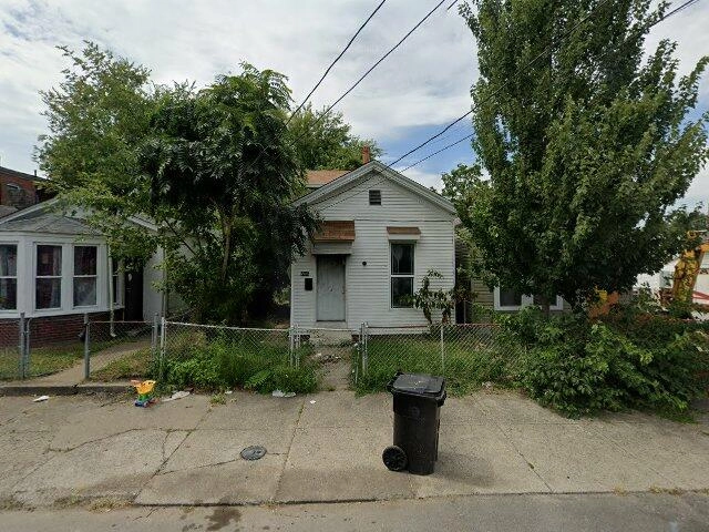 House image located at Louisville, KY 40212
