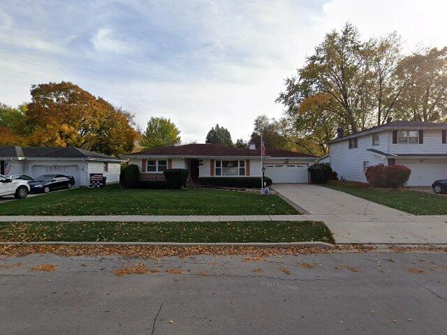 House image located at Elgin, IL 60123