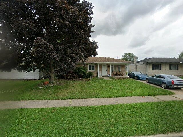 House image located at Roseville, MI 48066