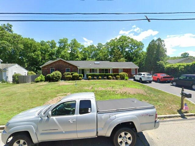 House image located at Levittown, PA 19057
