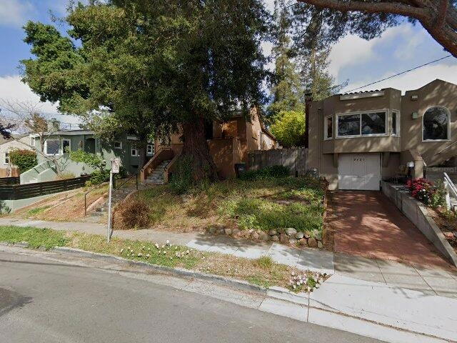House image located at Oakland, CA 94619