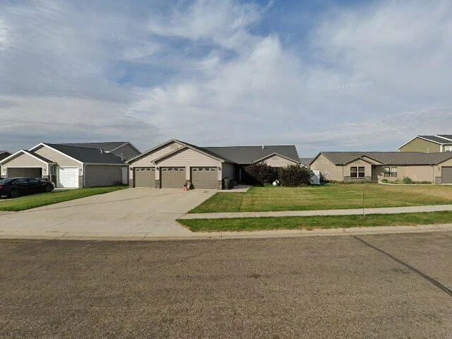 House image located at Mandan, ND 58554