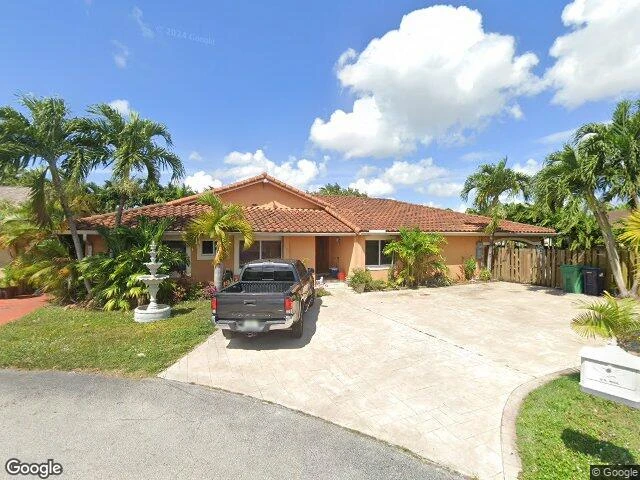 House image located at Miami, FL 33174