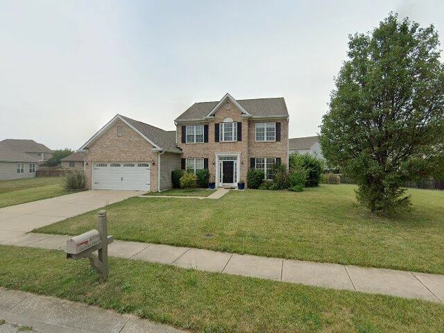 House image located at Avon, IN 46123