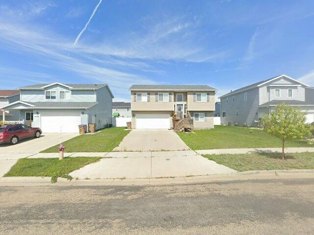 House image located at Minot, ND 58703