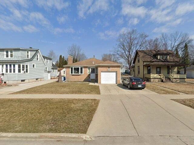 House image located at Elgin, IL 60120