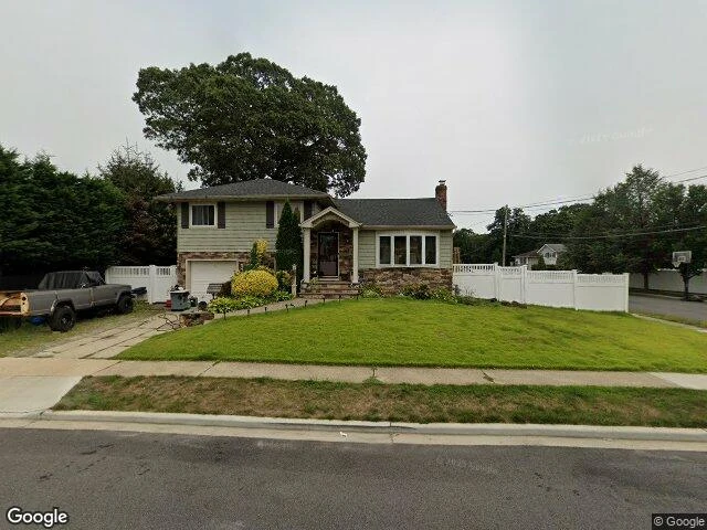 House image located at Farmingdale, NY 11735
