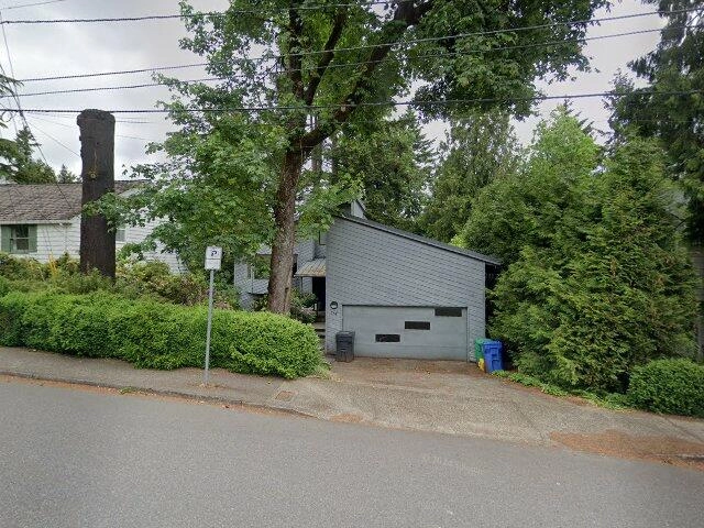 House image located at Portland, OR 97219