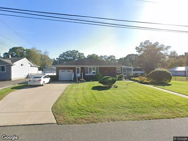 House image located at West Islip, NY 11795