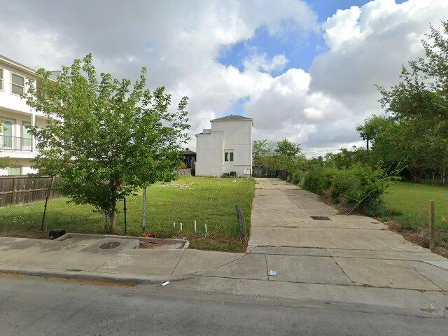 House image located at Houston, TX 77021