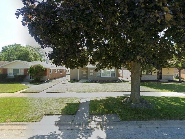 House image located at Dolton, IL 60419