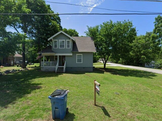 House image located at Carthage, MO 64836