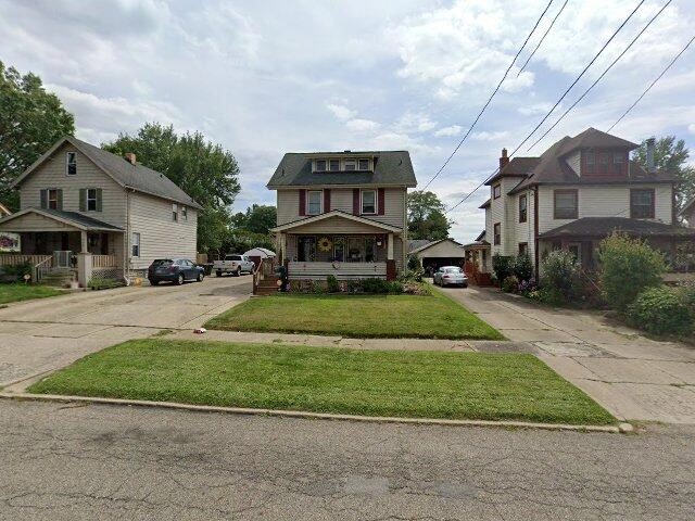 House image located at Warren, OH 44483