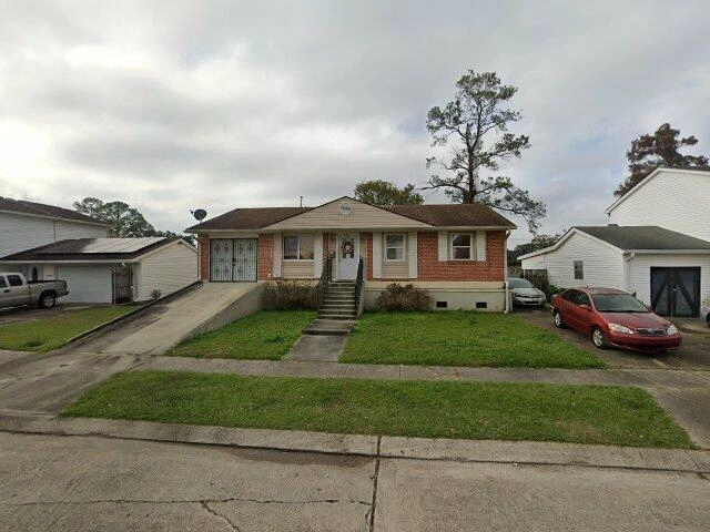 House image located at Gretna, LA 70056