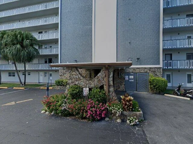 House image located at Hallandale, FL 33009