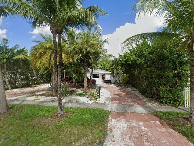 House image located at Miami, FL 33162