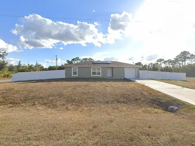 House image located at Labelle, FL 33935
