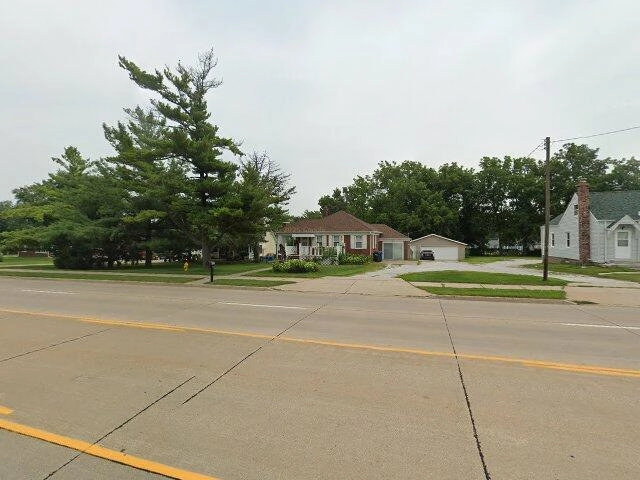 House image located at Davenport, IA 52806