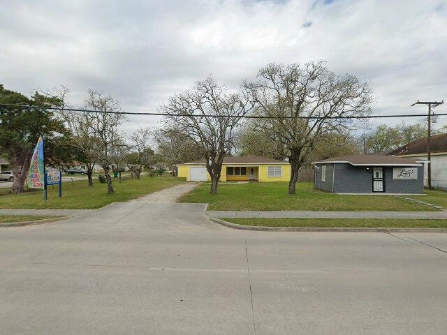 House image located at La Marque, TX 77568