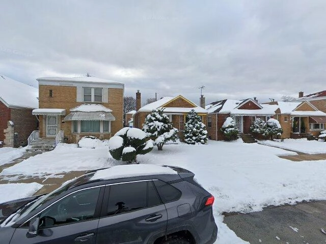 House image located at Chicago, IL 60628