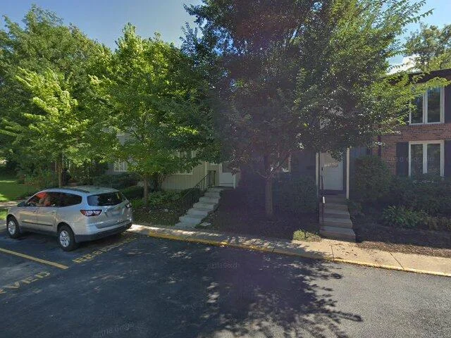 House image located at Elgin, IL 60123