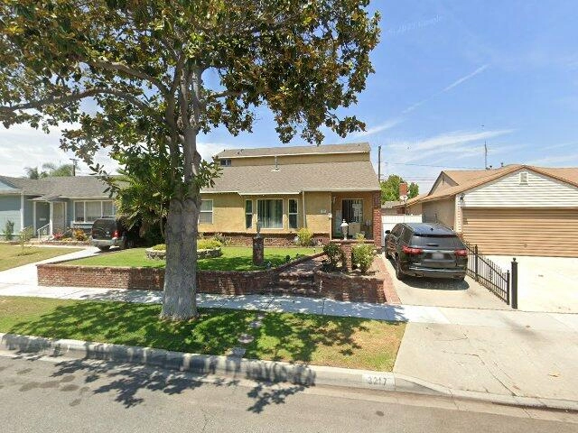 House image located at Lakewood, CA 90712