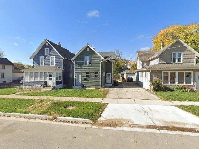 House image located at Elgin, IL 60123