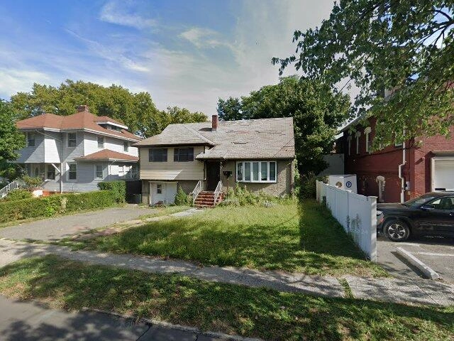 House image located at Ridgefield, NJ 07657