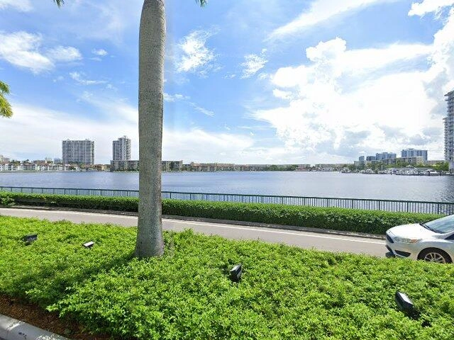 House image located at North Miami Beach, FL 33160