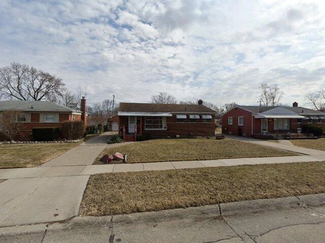 House image located at Warren, MI 48091