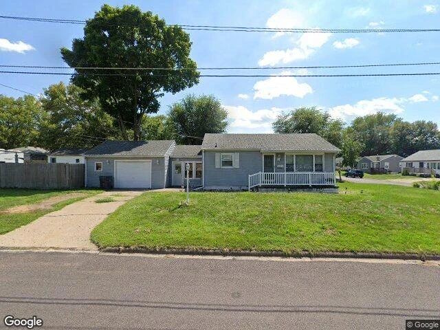 House image located at Pekin, IL 61554