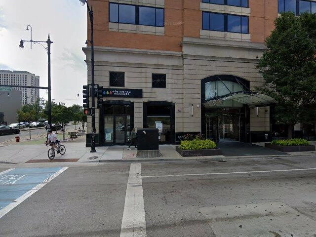 House image located at Chicago, IL 60605