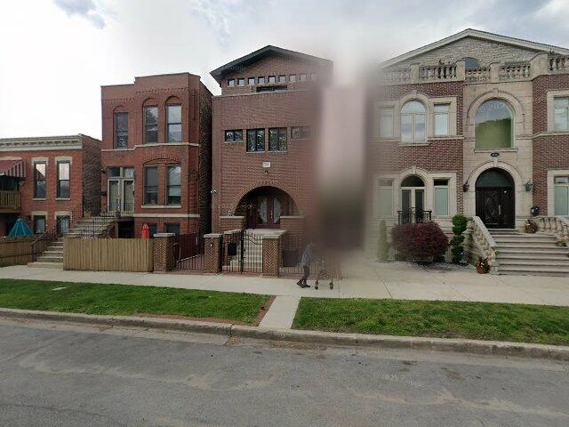 House image located at Chicago, IL 60616