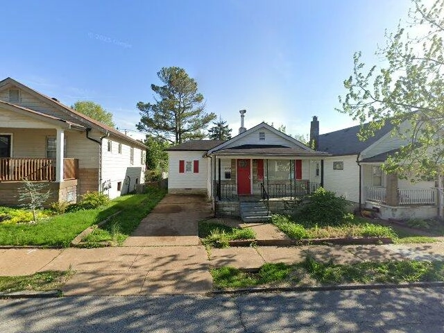 House image located at Saint Louis, MO 63116
