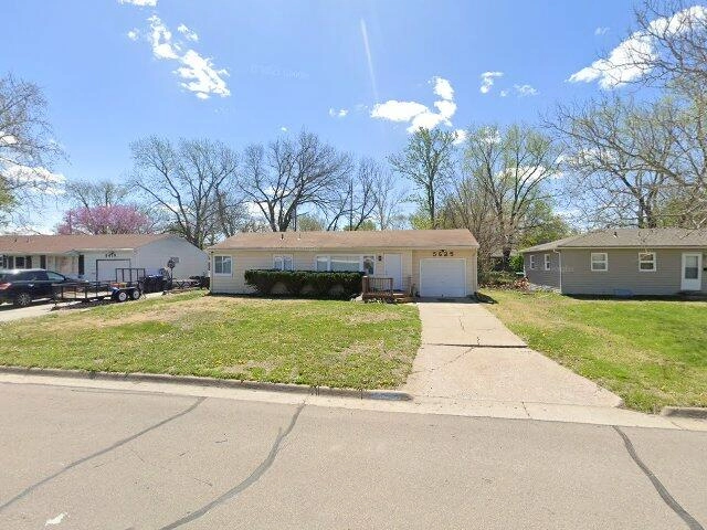 House image located at Topeka, KS 66604