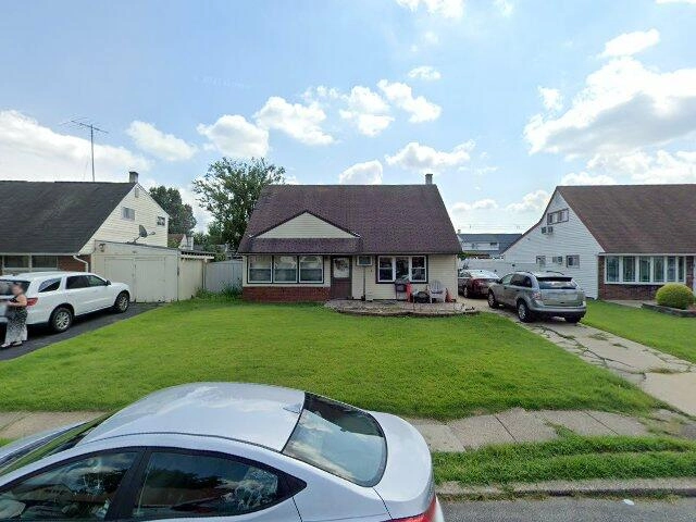 House image located at Philadelphia, PA 19154