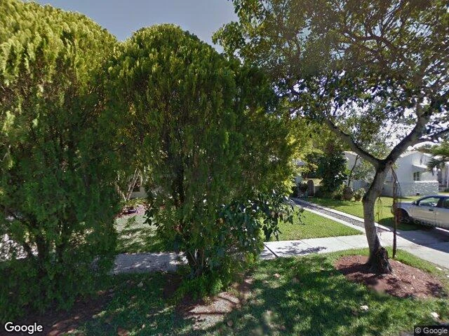 House image located at Miami, FL 33150