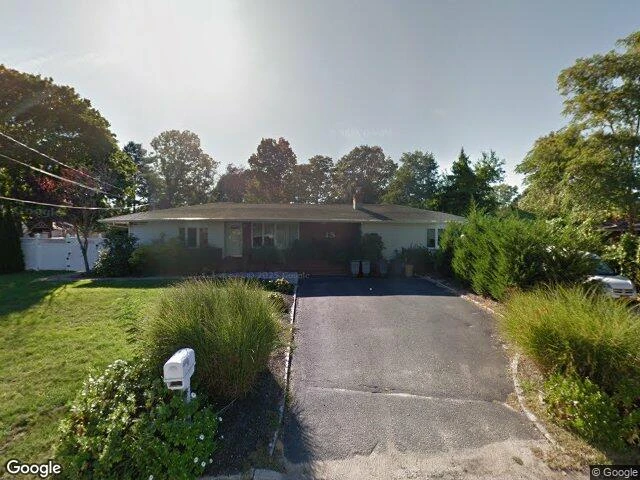 House image located at Bohemia, NY 11716