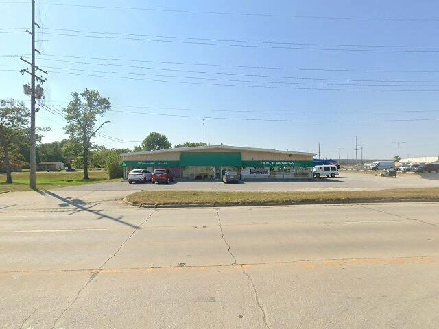 House image located at Effingham, IL 62401