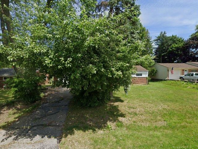 House image located at Waterford, MI 48328