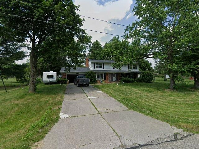 House image located at Burton, MI 48509