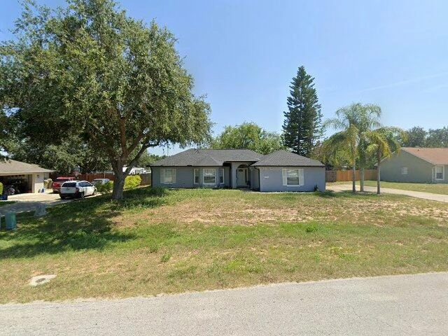 House image located at Grand Island, FL 32735