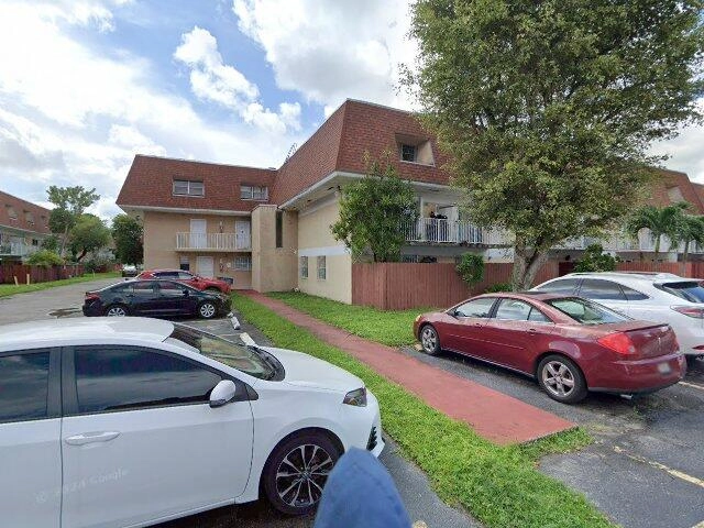 House image located at Miami, FL 33172