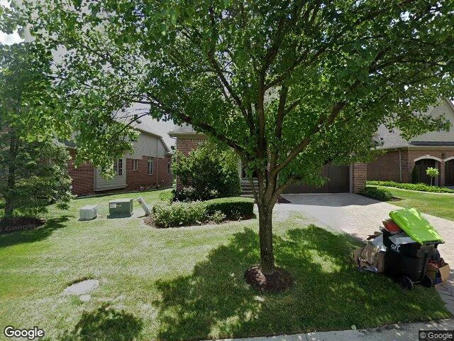 House image located at West Bloomfield, MI 48322