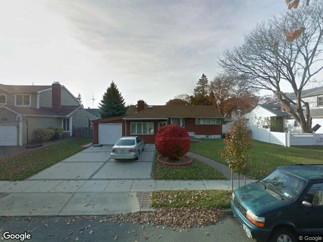 House image located at Massapequa Park, NY 11762