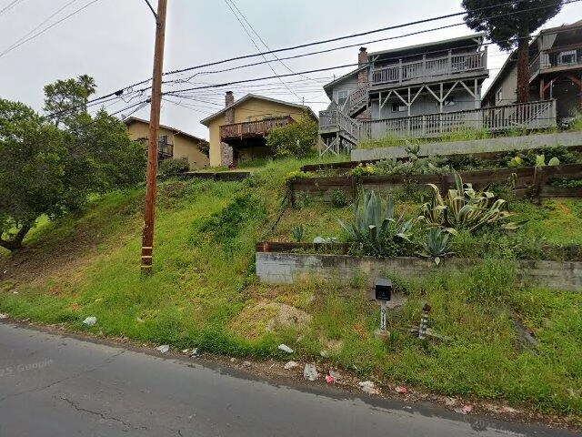 House image located at Oakland, CA 94605