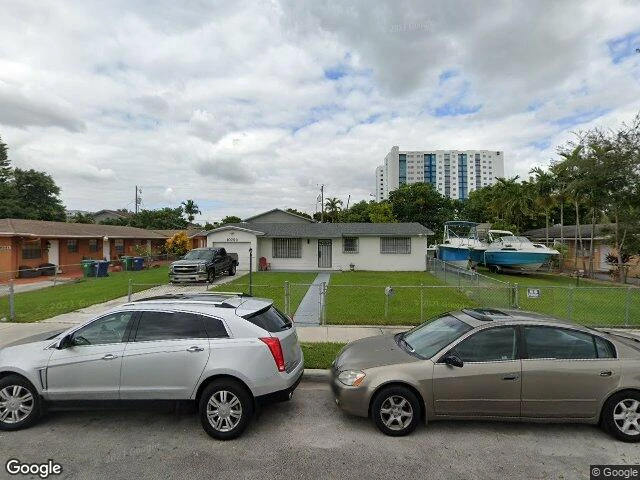 House image located at Miami, FL 33174