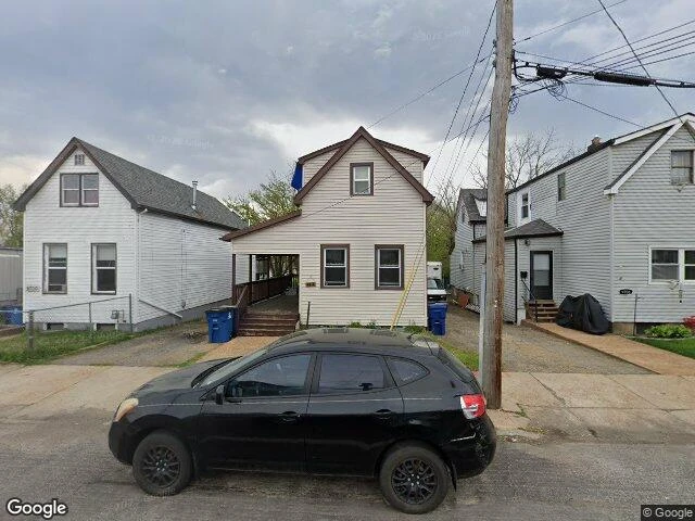 House image located at Saint Louis, MO 63125