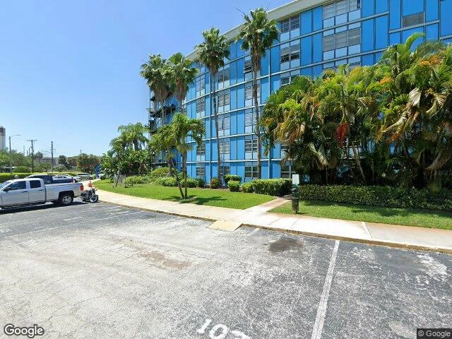 House image located at Saint Petersburg, FL 33712